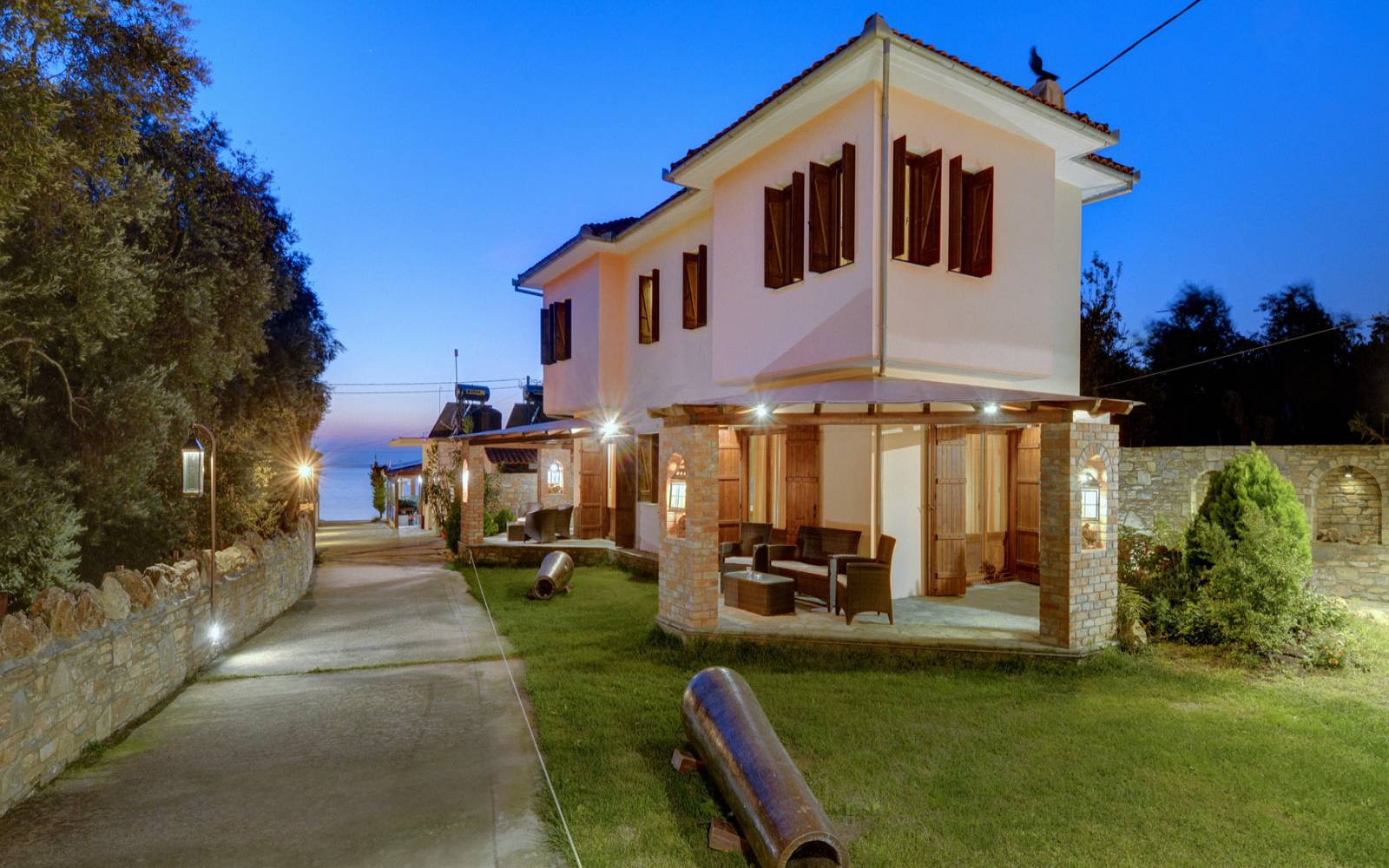Symmetron Maisonettes